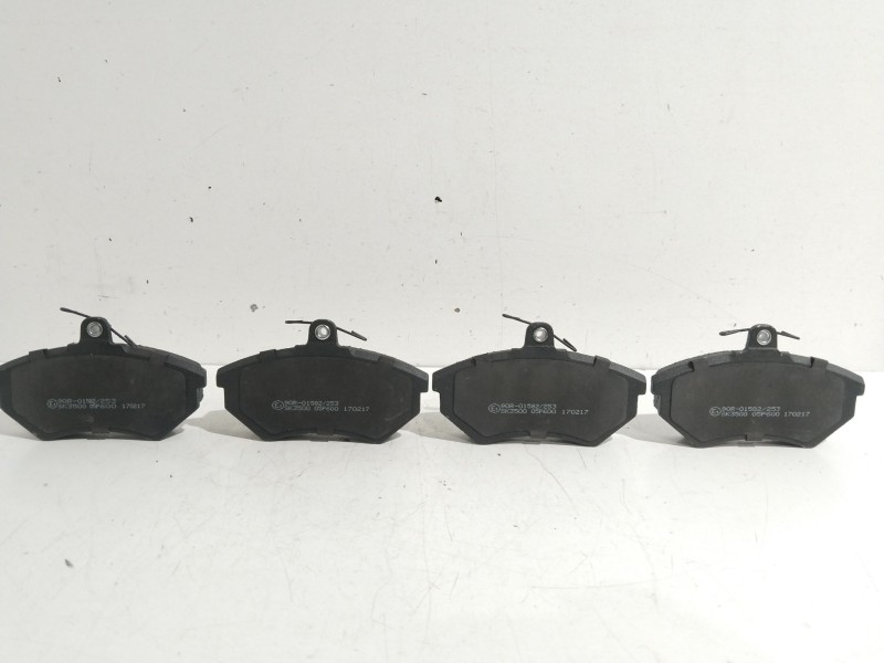 Recambio de juego pastillas de freno delanteras para audi 80 b4 sedán (8c2) 2.6 referencia OEM IAM 1617259680  