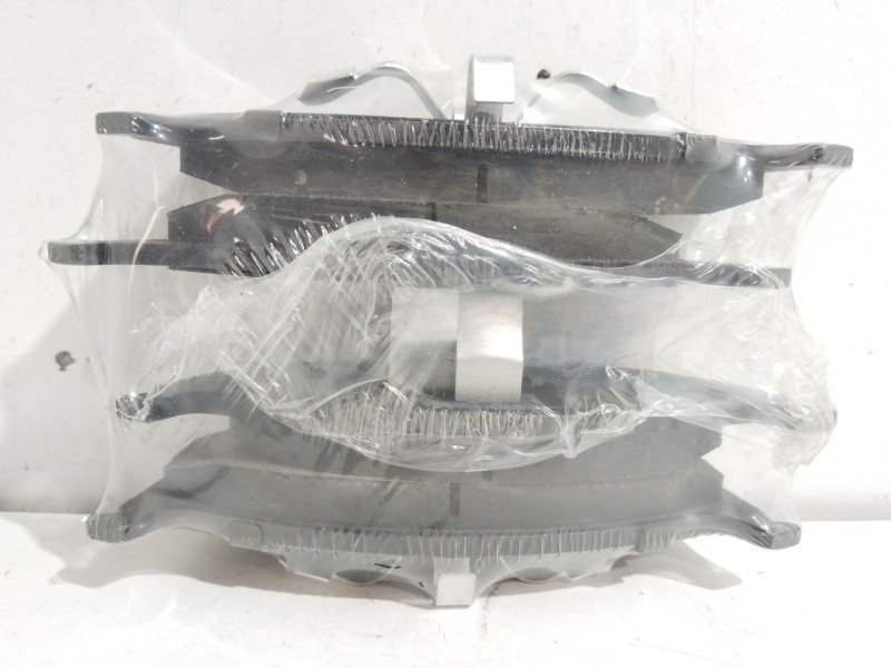 Recambio de juego pastillas de freno delanteras para dodge caravan 2.5 td referencia OEM IAM 1617267480  