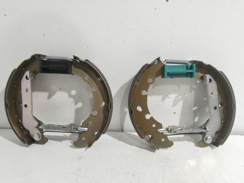 Recambio de kit de freno para mazda 2 (dy) 1.4 referencia OEM IAM 1622818680 1236882  Recambio de kit de freno para mazda 2 (dy) 1.4 referencia OEM IAM 1622818680 1236882