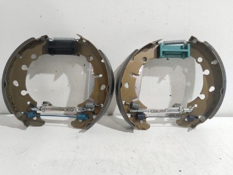 Recambio de kit de freno para mazda 2 (dy) 1.4 referencia OEM IAM 1622818680 1236882  Recambio de kit de freno para mazda 2 (dy) 1.4 referencia OEM IAM 1622818680 1236882