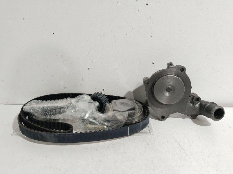 Recambio de kit distribucion para ford fiesta iv (ja_, jb_) 1.3 i referencia OEM IAM 1611886480  