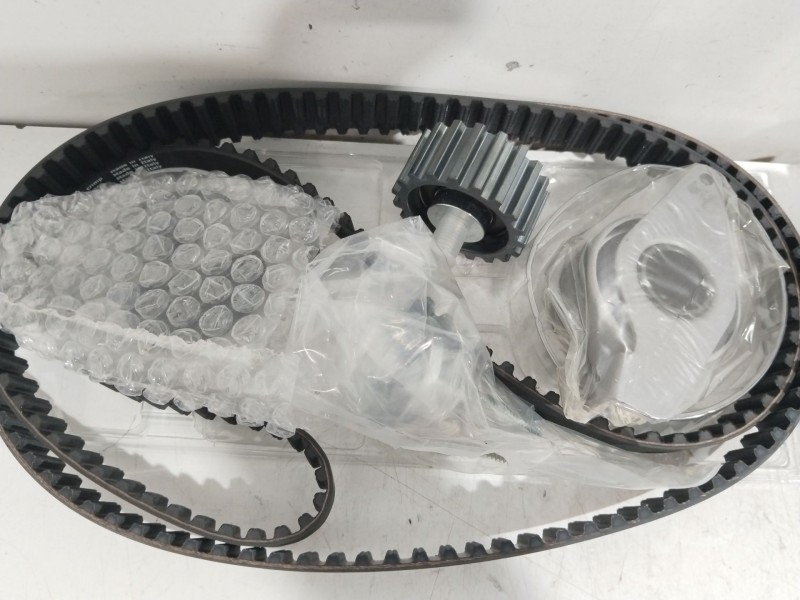 Recambio de kit distribucion para ford fiesta iv (ja_, jb_) 1.3 i referencia OEM IAM 1611886480  