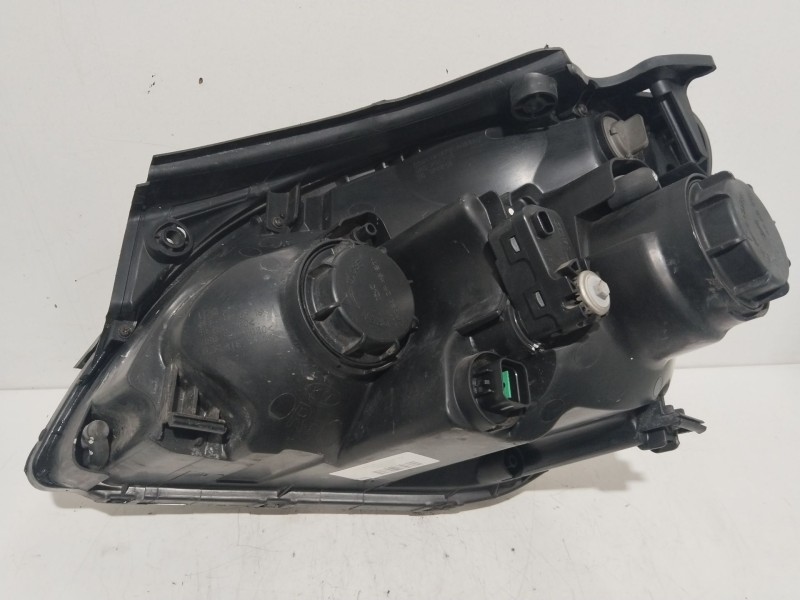 Recambio de faro derecho para kia carens iii monospace (un) 2.0 crdi 140 referencia OEM IAM 921021D020  