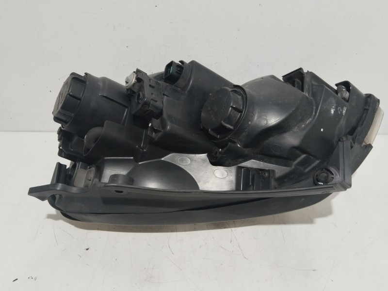 Recambio de faro derecho para kia carens iii monospace (un) 2.0 crdi 140 referencia OEM IAM 921021D020  