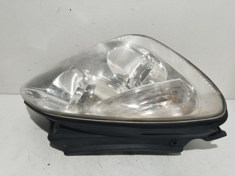 Recambio de faro derecho para kia carens iii monospace (un) 2.0 crdi 140 referencia OEM IAM 921021D020  