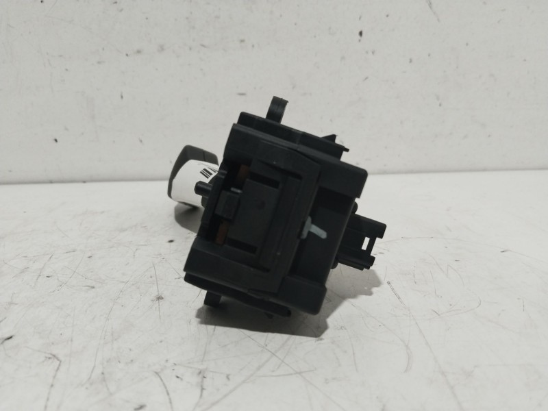 Recambio de mando intermitentes para bmw x3 (e83) 3.0 i xdrive referencia OEM IAM 8363668  