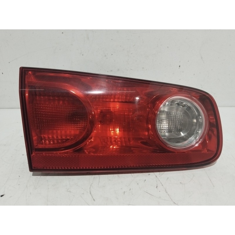 Recambio de piloto porton trasero izquierdo para renault laguna ii (bg0/1_) 1.9 dci (bg1a, bg1v) referencia OEM IAM 8200262110  