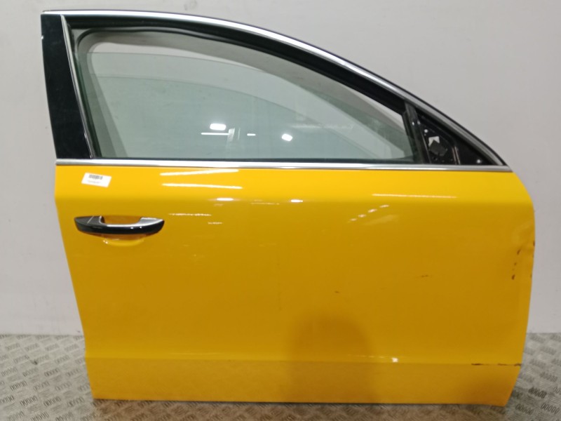 Recambio de puerta delantera derecha para skoda suberb (3t4) ambition referencia OEM IAM 3T0831056  AMARILLO