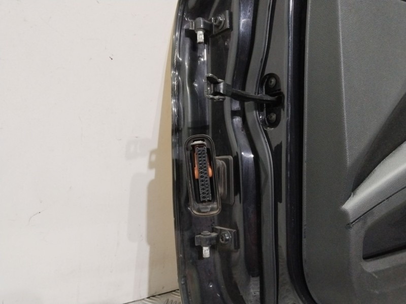 Recambio de puerta delantera derecha para skoda suberb (3t4) ambition referencia OEM IAM 3T0831056  AMARILLO