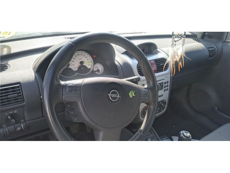 opel corsa c (x01) del año 2005