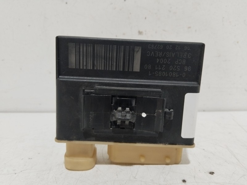 Recambio de caja precalentamiento para citroën c3 pluriel 1.4 hdi cool referencia OEM IAM 9652021180  