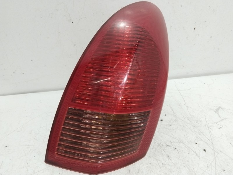 Recambio de piloto trasero izquierdo para alfa romeo 147 (190) 1.9 jtd distinctive referencia OEM IAM 46556349  