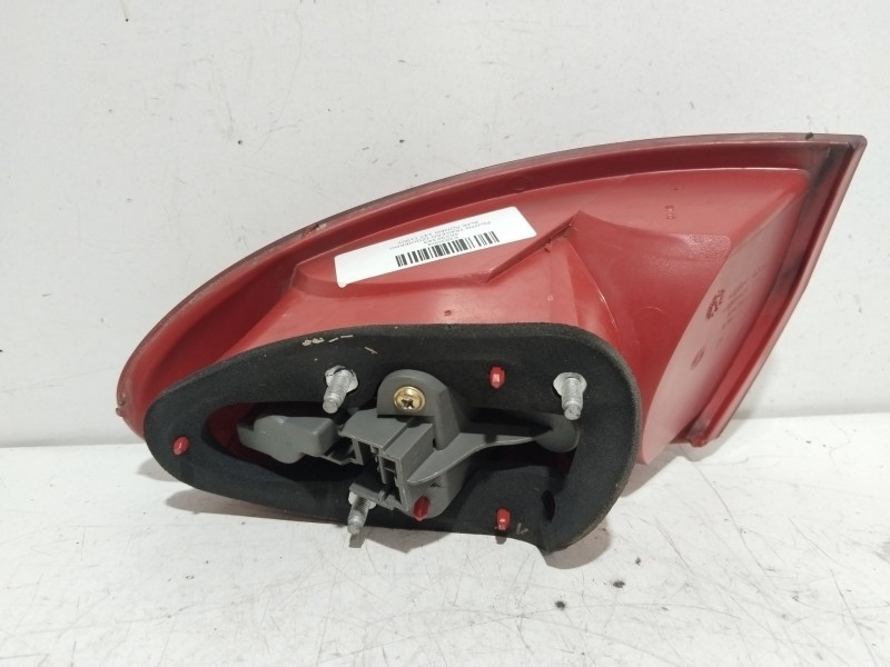Recambio de piloto trasero izquierdo para alfa romeo 147 (190) 1.9 jtd distinctive referencia OEM IAM 46556349  