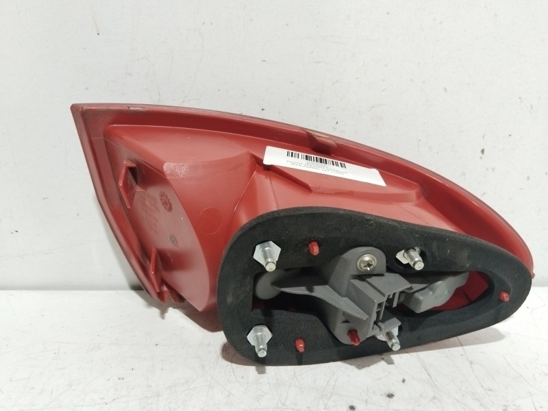 Recambio de piloto trasero derecho para alfa romeo 147 (190) 1.9 jtd distinctive referencia OEM IAM 46556347  