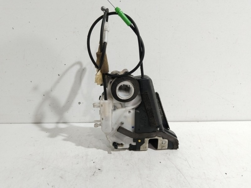 Recambio de cerradura puerta trasera derecha para toyota prius (nhw30) plug-in hybrid advance referencia OEM IAM 6905047090  