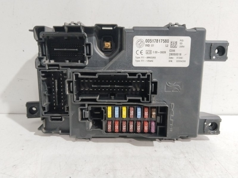 Recambio de caja reles / fusibles para fiat grande punto (199_) 1.9 d multijet referencia OEM IAM 00517817580   Recambio de caja reles / fusibles para fiat grande punto (199_) 1.9 d multijet referencia OEM IAM 00517817580