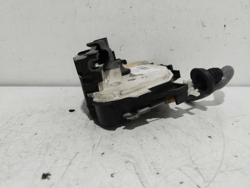 Recambio de cerradura puerta trasera derecha para skoda rapid active referencia OEM IAM 5E0839016A  8895845