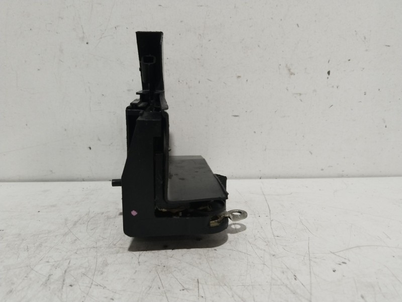 Recambio de cerradura puerta trasera izquierda para dacia sandero ambiance referencia OEM IAM 825034213R  