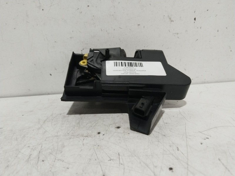 Recambio de cerradura puerta trasera izquierda para dacia sandero ambiance referencia OEM IAM 825034213R  
