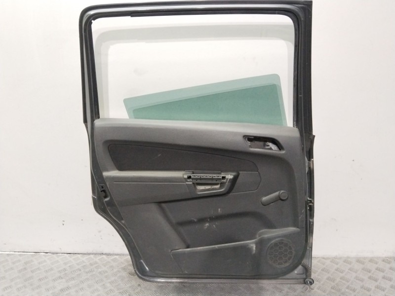 Recambio de puerta trasera izquierda para opel zafira b cosmo referencia OEM IAM 13203015 GRIS 