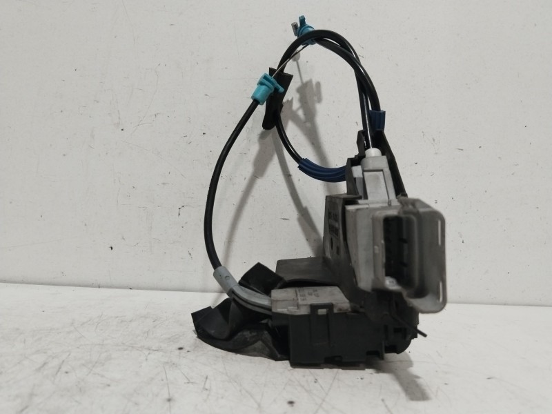 Recambio de cerradura puerta trasera derecha para citroën c4 berlina lx referencia OEM IAM 9681337080  