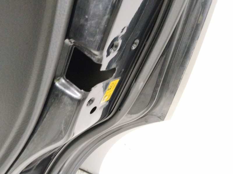 Recambio de puerta trasera derecha para volvo xc90 d5 executive (7 asientos) (136kw) referencia OEM IAM 31385359  