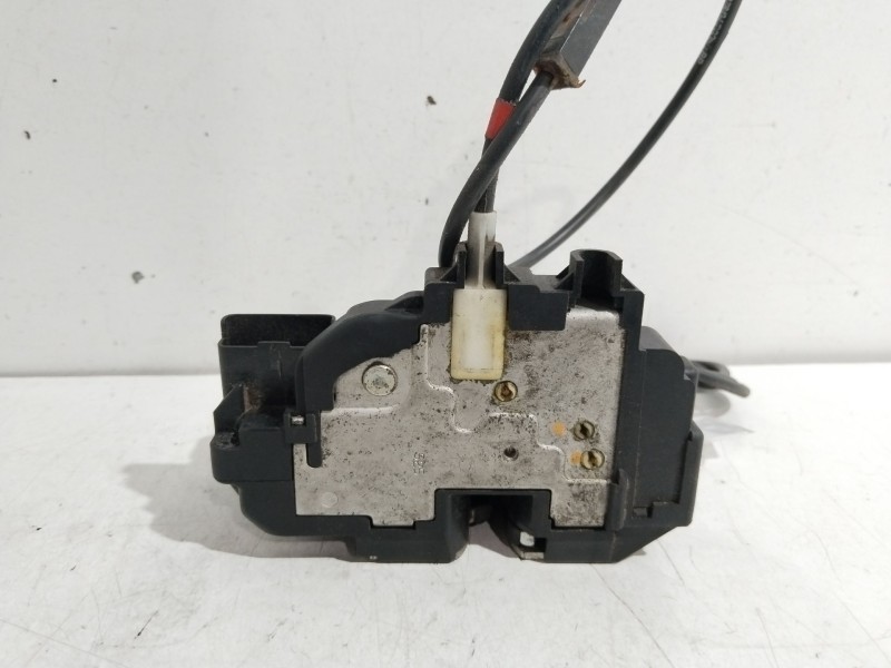 Recambio de cerradura puerta delantera derecha para nissan note (e11e) acenta referencia OEM IAM 805009U10B  