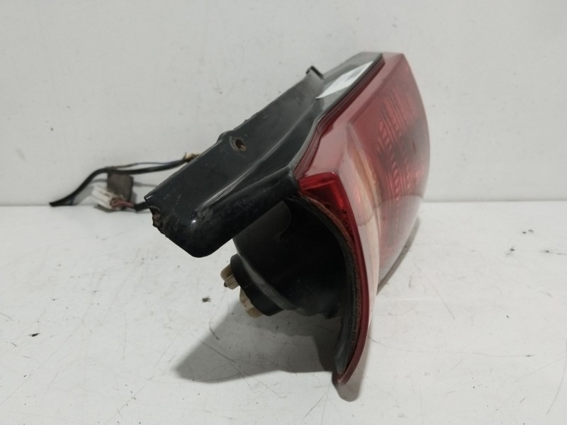 Recambio de piloto trasero izquierdo para hyundai matrix (fc) 1.5 crdi vgt referencia OEM IAM 92401170  