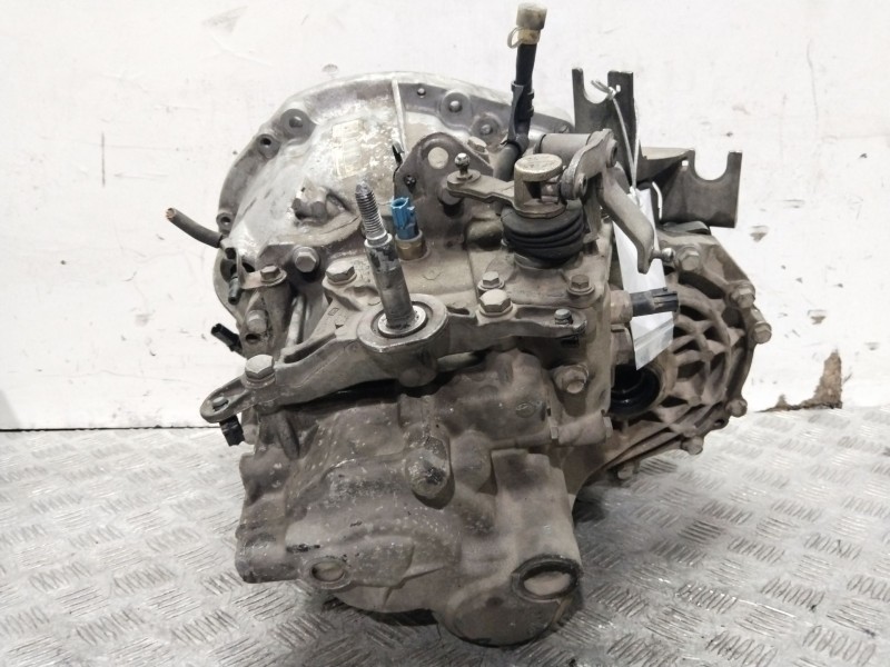 Recambio de caja cambios para renault megane ii classic berlina confort authentique referencia OEM IAM ND0001  