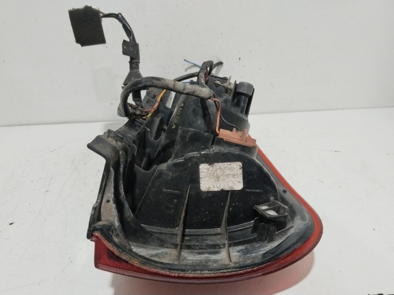 Recambio de piloto trasero izquierdo para hyundai matrix (fc) 1.5 crdi vgt referencia OEM IAM 92401170  