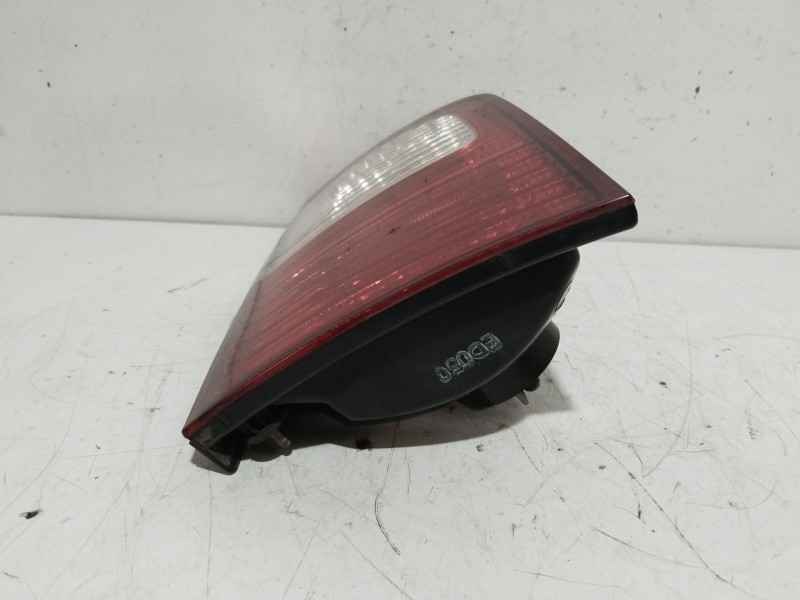 Recambio de piloto porton trasero derecho para ssangyong kyron 200 xdi limited referencia OEM IAM 8360409101  1539092