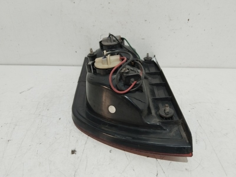 Recambio de piloto porton trasero izquierdo para ssangyong kyron 200 xdi limited referencia OEM IAM 8360309001  2110262