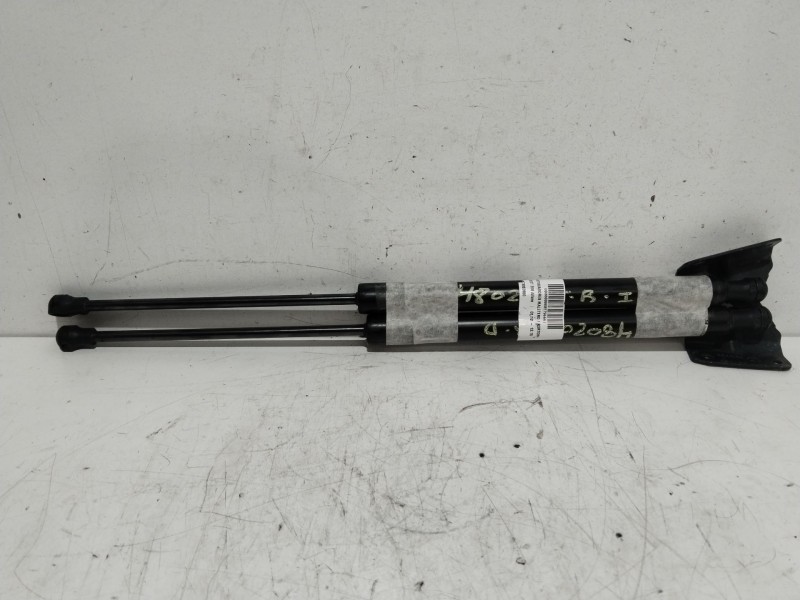 Recambio de amortiguadores maletero / porton para peugeot 208 allure referencia OEM IAM 9673083680  