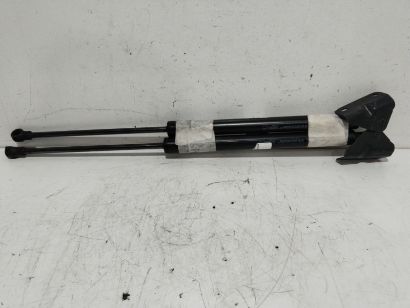 Recambio de amortiguadores maletero / porton para peugeot 208 allure referencia OEM IAM 9673083680  