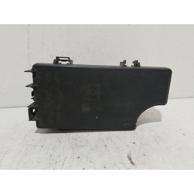 Recambio de caja reles / fusibles para dodge caliber s referencia OEM IAM P04692169AG  5CG2F9L2