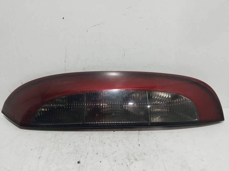 Recambio de piloto trasero derecho para opel corsa c club referencia OEM IAM 09196364  89302181