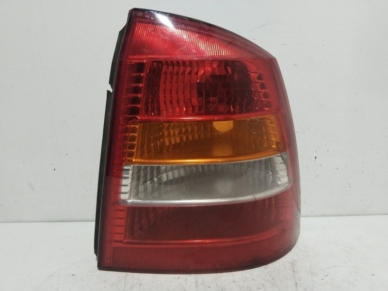 Recambio de piloto trasero derecho para opel astra g berlina club referencia OEM IAM   