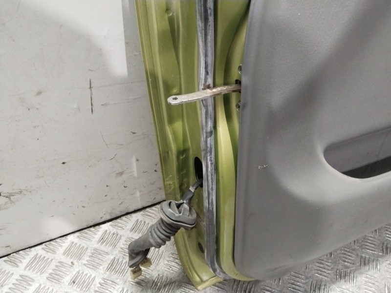 Recambio de puerta delantera derecha para opel agila básico referencia OEM IAM  VERDE 