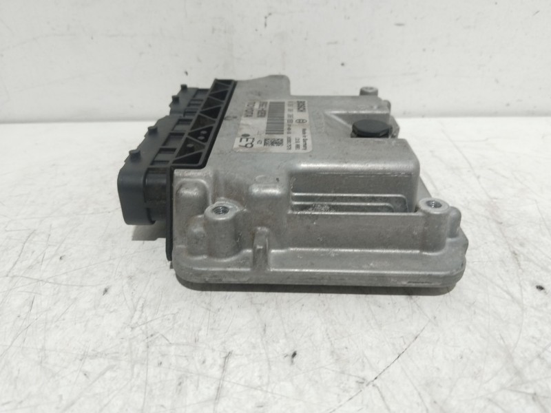 Recambio de centralita motor uce para toyota auris básico referencia OEM IAM 8966102E90  0261201209