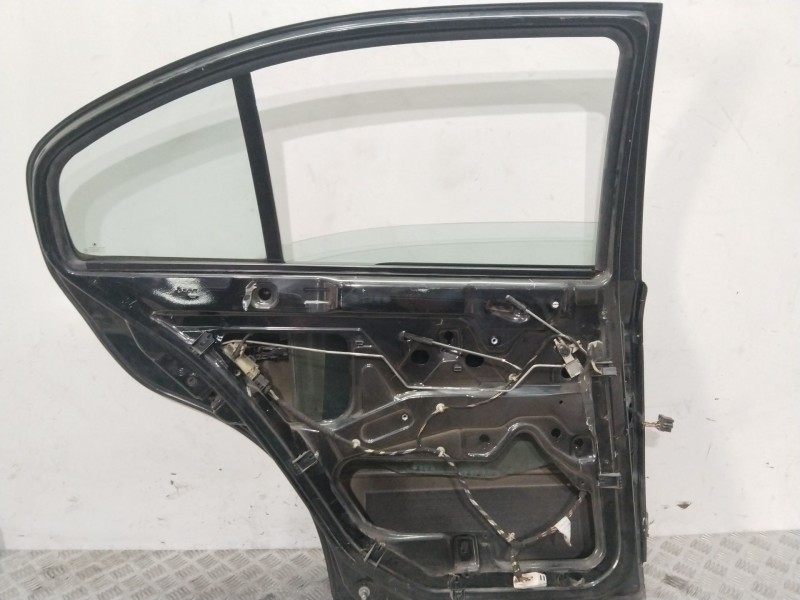 Recambio de puerta trasera izquierda para skoda octavia berlina (1u2) tour referencia OEM IAM 1U4833055 NEGRO 