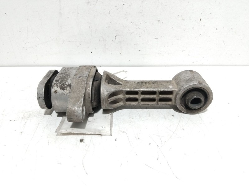 Recambio de soporte motor para hyundai i20 classic referencia OEM IAM  INFERIOR 