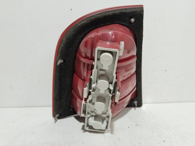 Recambio de piloto trasero derecho para skoda octavia berlina (1u2) tour referencia OEM IAM 1U6945112C   Recambio de piloto trasero derecho para skoda octavia berlina (1u2) tour referencia OEM IAM 1U6945112C