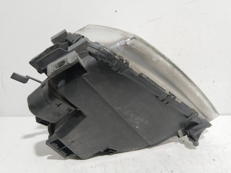 Recambio de faro derecho para audi a4 avant (b5) 1.8 referencia OEM IAM 8DO941004A 1852807000 67723141