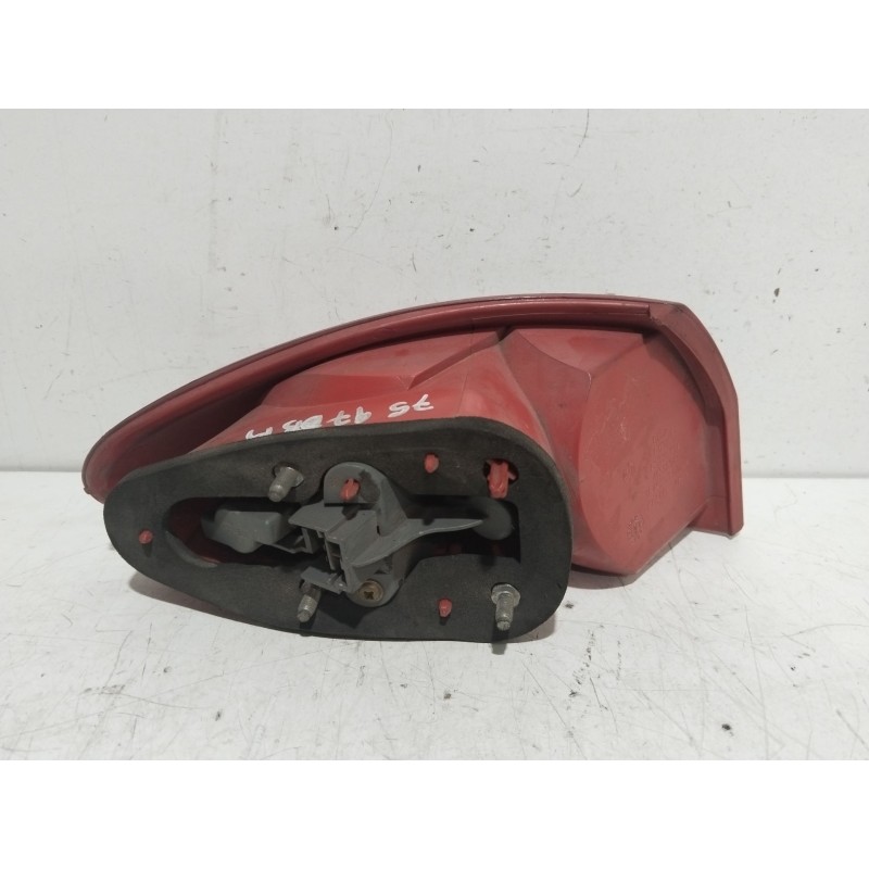 Recambio de piloto trasero derecho para alfa romeo 147 (190) 1.6 ts 105 collezione referencia OEM IAM 60693791  246401