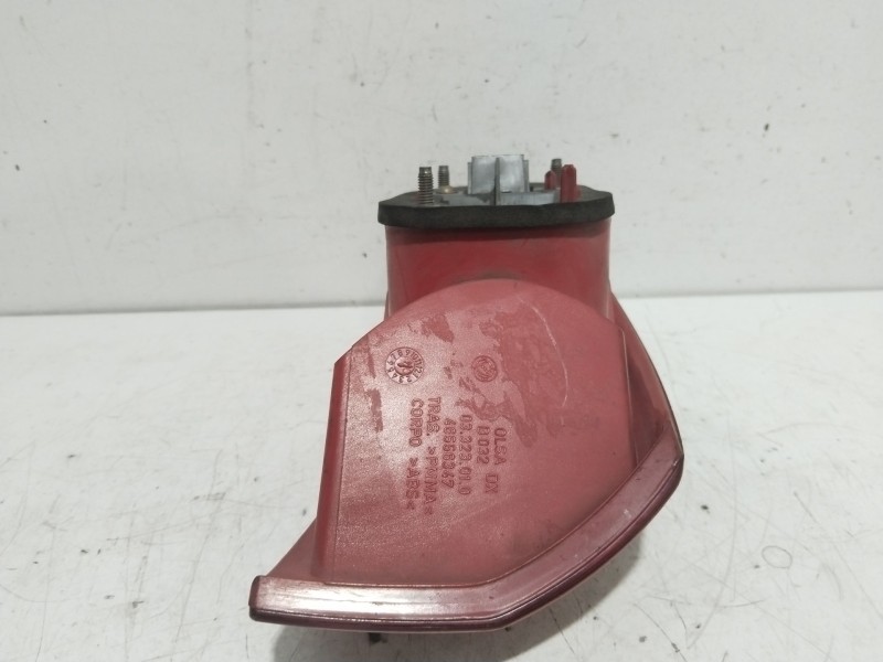 Recambio de piloto trasero derecho para alfa romeo 147 (190) 1.6 ts 105 collezione referencia OEM IAM 60693791  246401