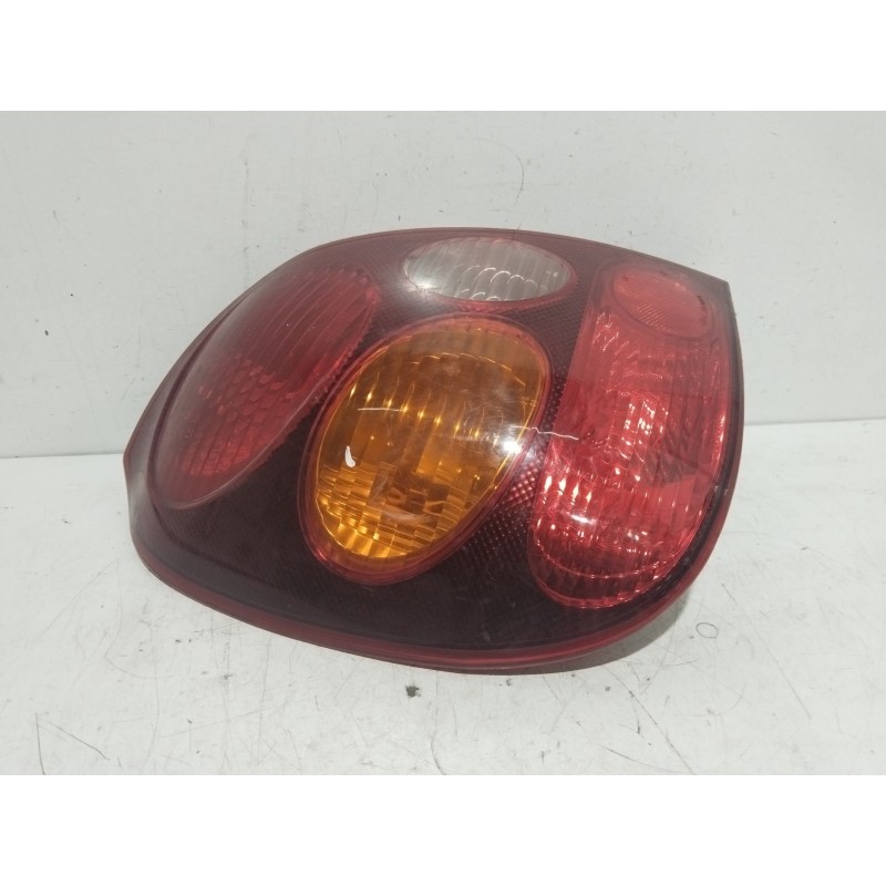 Recambio de piloto trasero izquierdo para toyota corolla (e11) 1.6 linea luna (5-ptas.) referencia OEM IAM 22076587L  