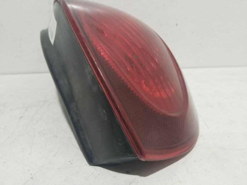 Recambio de piloto trasero izquierdo para toyota corolla (e11) 1.6 linea luna (5-ptas.) referencia OEM IAM 22076587L  