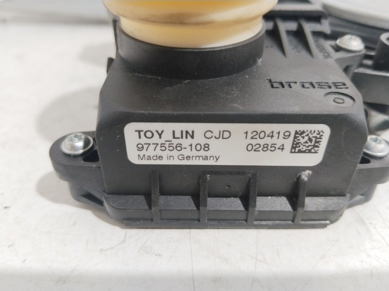 Recambio de elevalunas trasero izquierdo para toyota auris (_e18_) 1.8 hybrid (zwe186_) referencia OEM IAM 8570102010  1615575