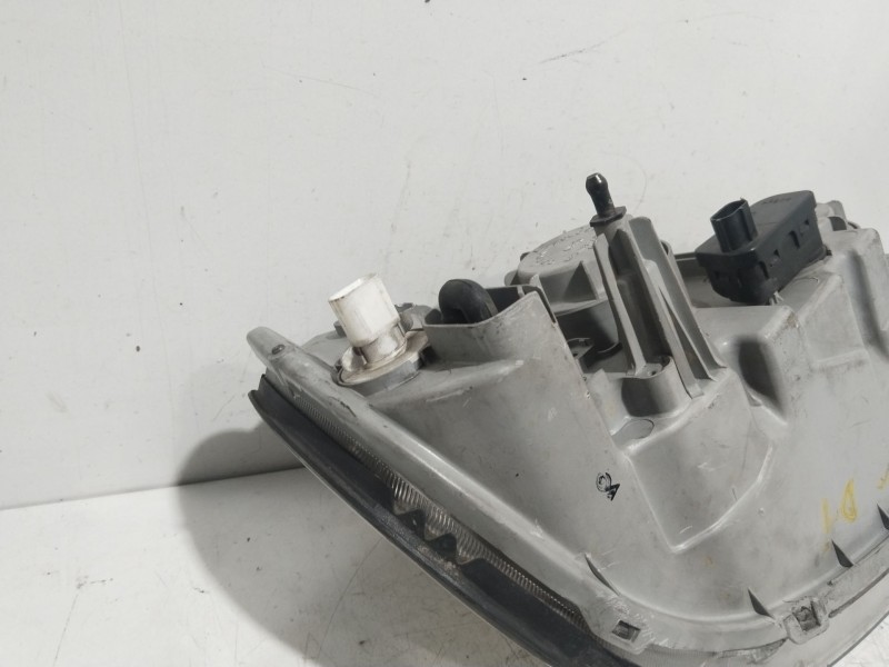 Recambio de faro izquierdo para kia carnival ii 2.9 crdi lx referencia OEM IAM    Recambio de faro izquierdo para kia carnival ii 2.9 crdi lx referencia OEM IAM