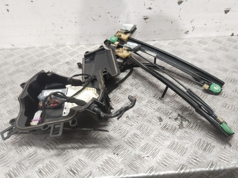 Recambio de elevalunas delantero derecho para seat leon (1p1) 1.6 tdi referencia OEM IAM 1P0837402AC  